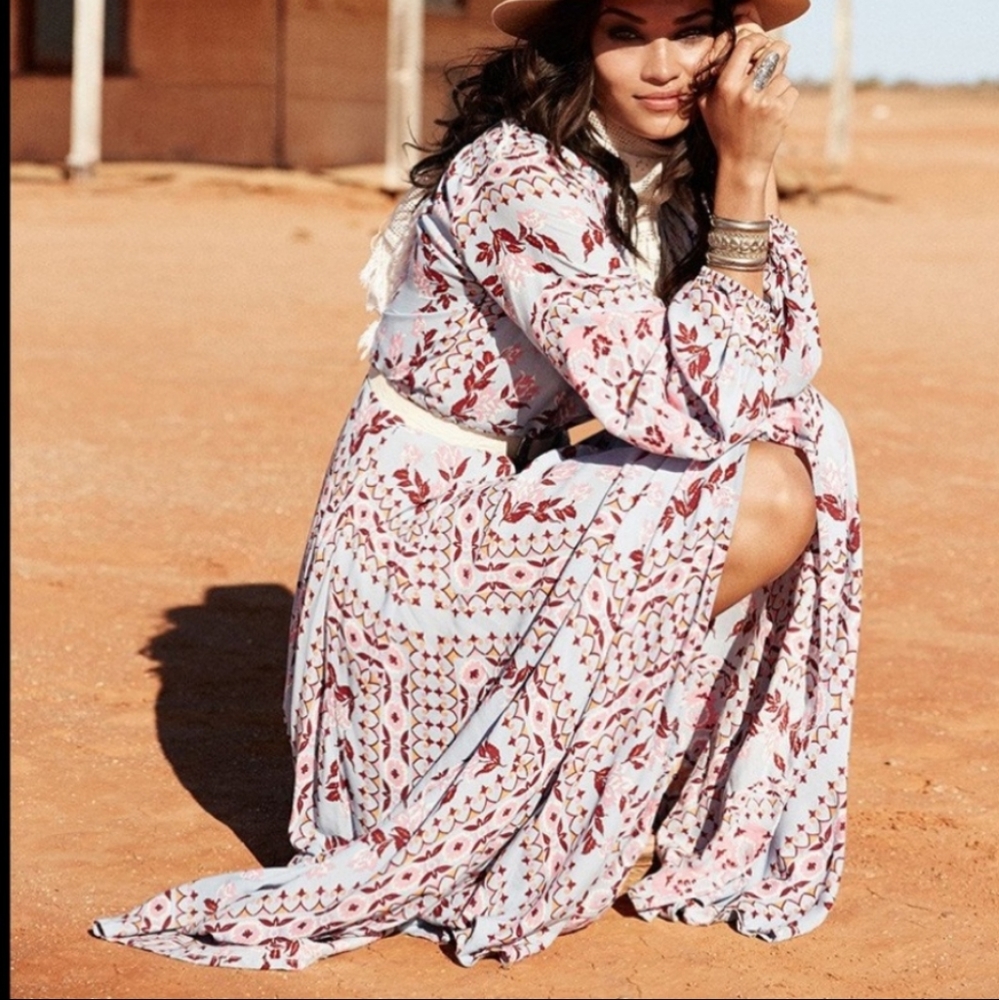 Spell and the gypsy Pandora gown FIRM - Picture 2 of 13